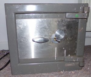 Chubb Castelle safe opened by Jason Jones of Key Elements