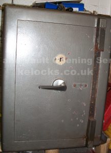 Chubb Leamimgton safe cracked by Jason Jones of Key Elements